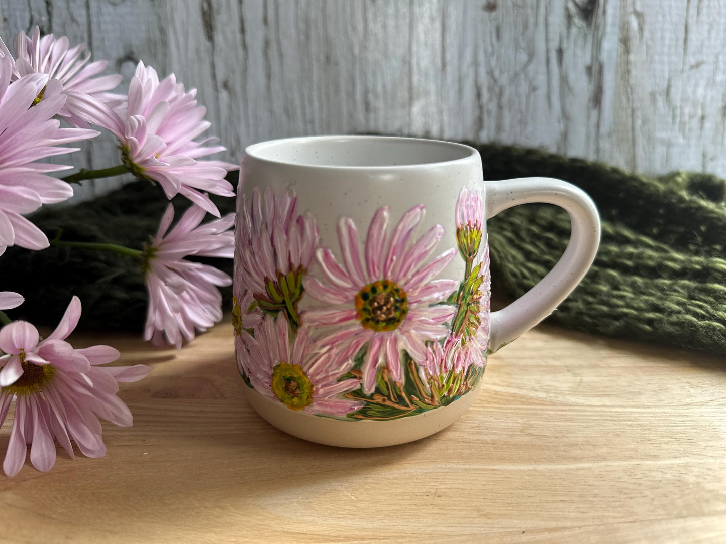 Hand Painted Daisy Flower Mug: Personalized Ceramic Coffee Cup