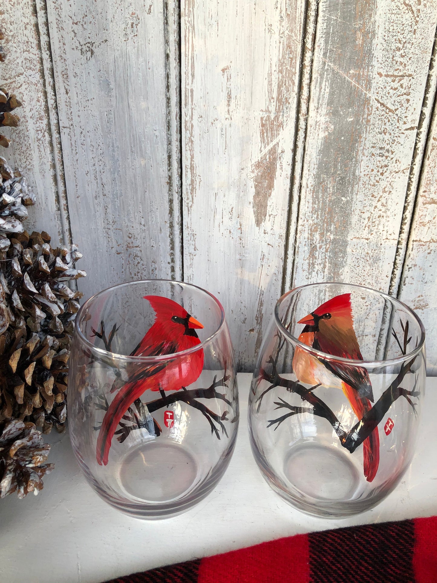 Hand Painted Mr and Mrs  Wine Glasses, Wedding Wine Glasses, Wedding Gift For Couple, Personalized Couple Gift, Bridal Shower Gift