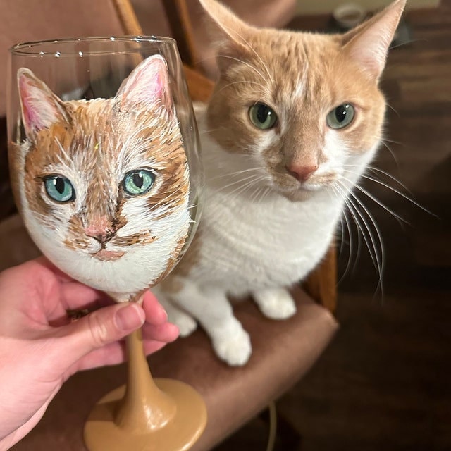 Custom Cat Portrait Wine Glass: Hand-Painted Pet Memorial Gift