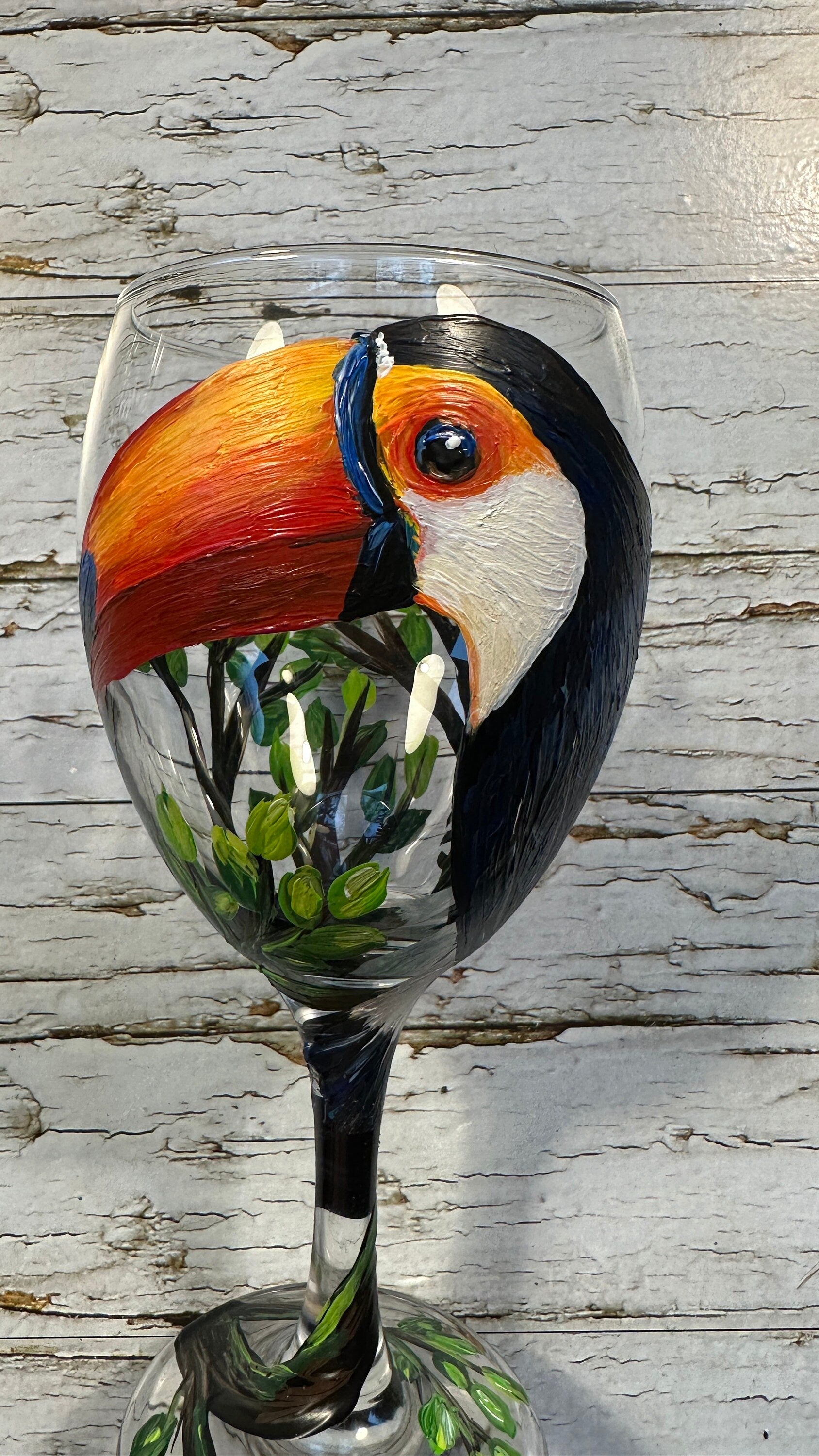 Toucan Bird Wine Glass, Hand Painted Bird Wine Glass, Mom Gift, Dad Gift, Bird Birthday Wine Gift, Toucan Lover Gift, Tropical Wine Glass
