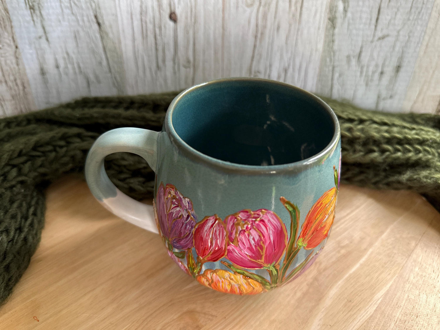 Hand Painted Tulip 20oz Mug: Personalized Floral Gift