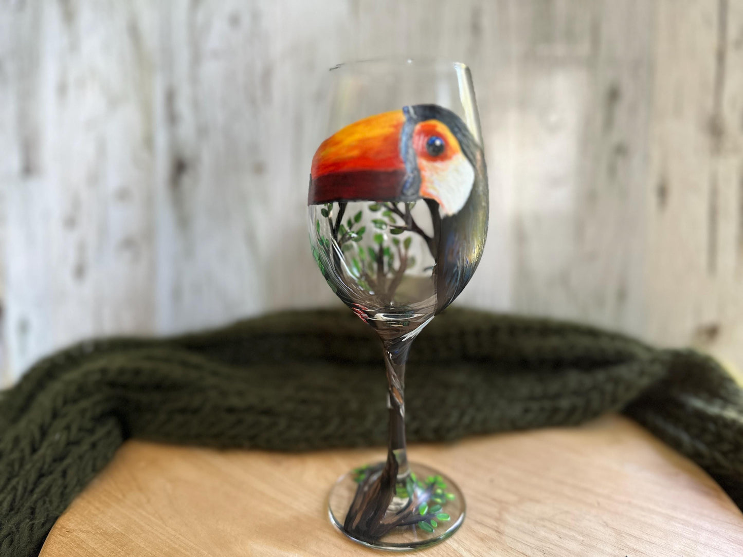 Toucan Bird Wine Glass, Hand Painted Bird Wine Glass, Mom Gift, Dad Gift, Bird Birthday Wine Gift, Toucan Lover Gift, Tropical Wine Glass