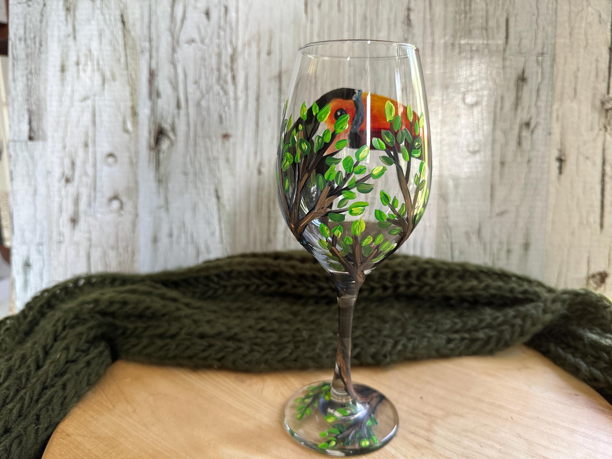 Toucan Bird Wine Glass, Hand Painted Bird Wine Glass, Mom Gift, Dad Gift, Bird Birthday Wine Gift, Toucan Lover Gift, Tropical Wine Glass